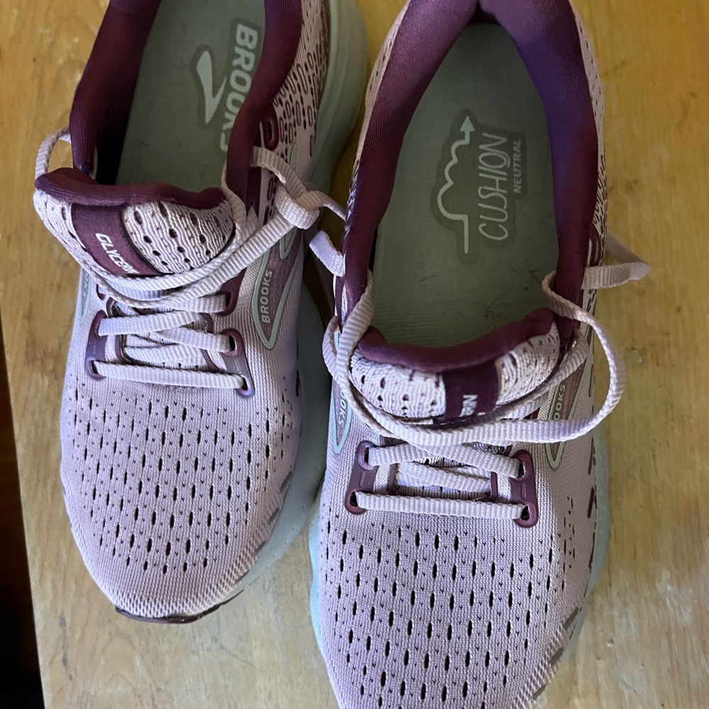Women’s Brooks Glycerin 20 size 8 medium - Picture 3 of 10